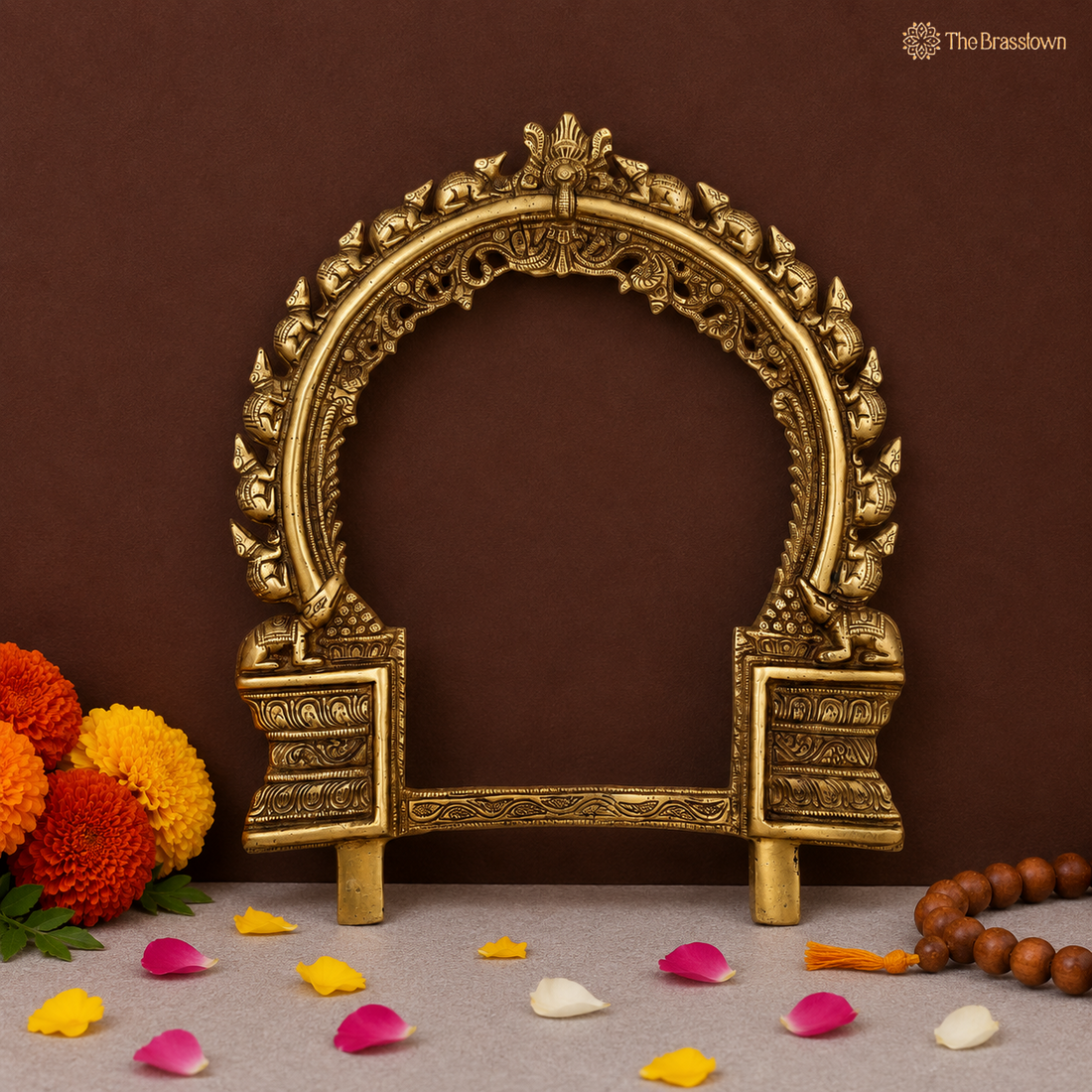 Brass Handcrafted Hand-Carved Prabhaval Arch – Handcrafted Arch Wall Hanging for Home Temple, Deity Décor &amp; Spiritual Ambience 17 Inch